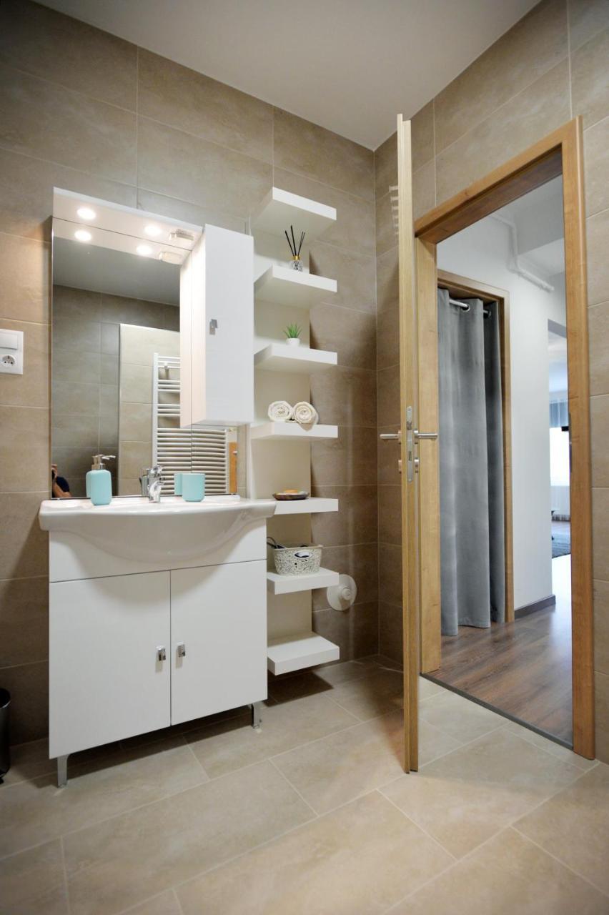 One Luxury Suites 埃格尔 外观 照片