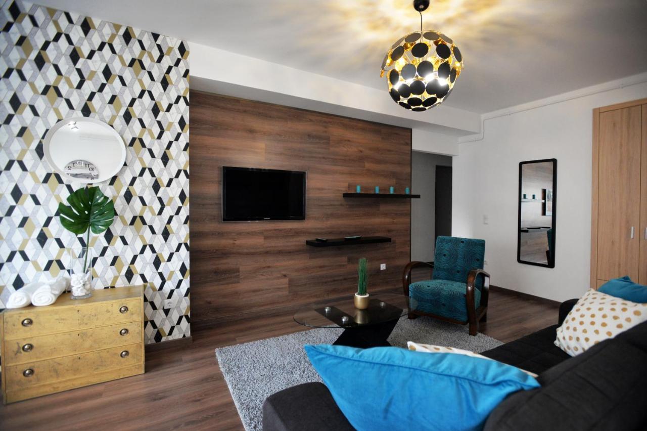 One Luxury Suites 埃格尔 外观 照片